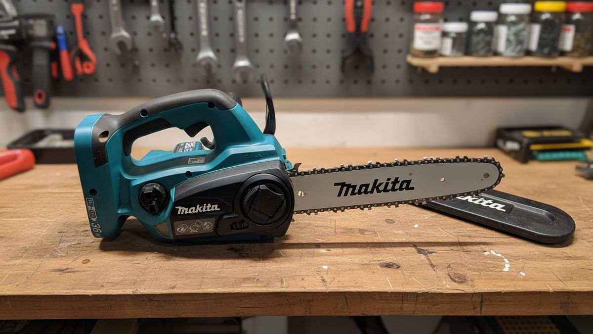 Die besten Akku-Kettensägen für den Garten Die besten Akku-Kettensägen - © menathome.de