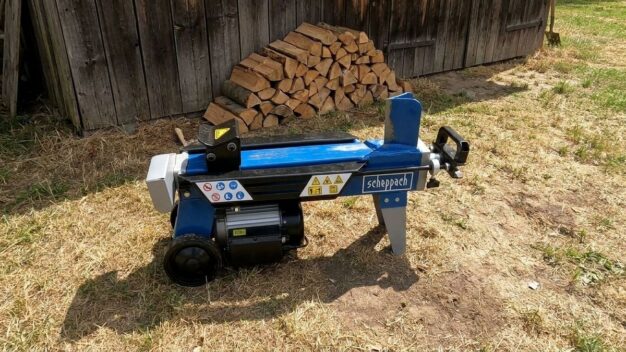 Die besten Holzspalter für Kaminholz - © menathome.de