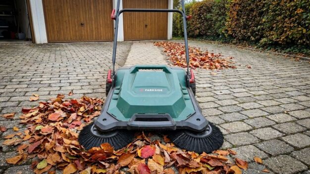Die besten Kehrmaschinen für Hof und Einfahrt - © men-at-home.de