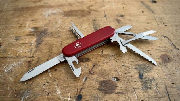 Die besten Schweizer Taschenmesser für Werkstatt und Alltag - © men-at-home.de